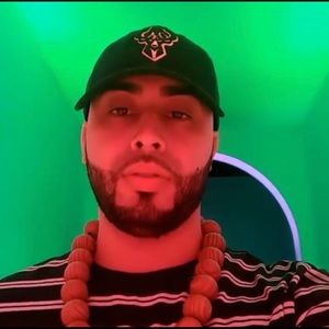 Meet your Posher, Keni